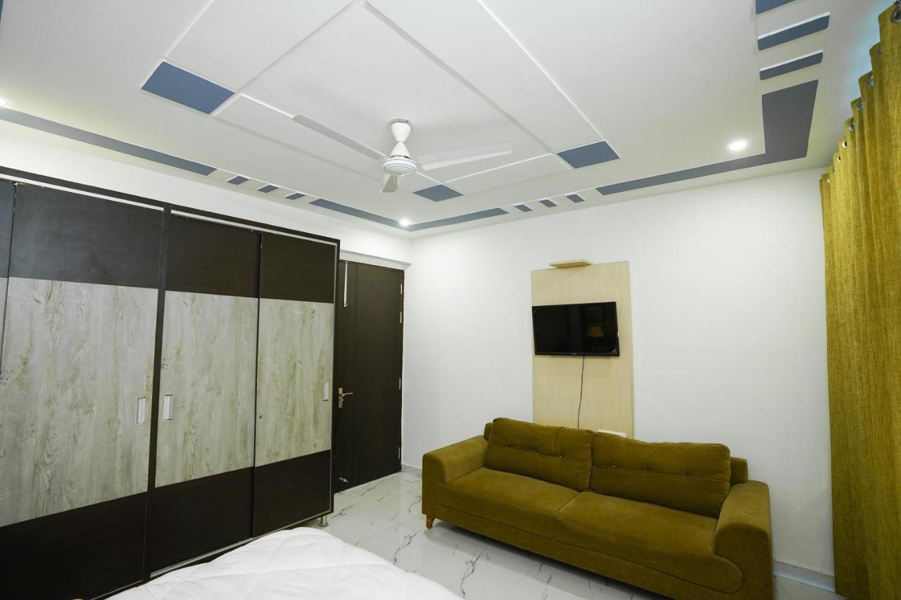 Lime Tree Service Apartment - Near Artemis Hospital ,Gurgaon Buitenkant foto